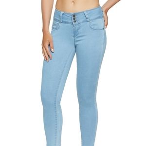 Junior's WAX JEAN Push-up Light Wash Skinny Jeans